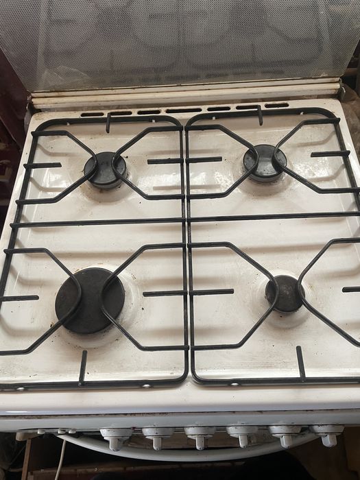 Vând Aragaz cu cuptor electric