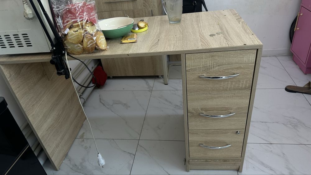 Продается мебель для салона красоты