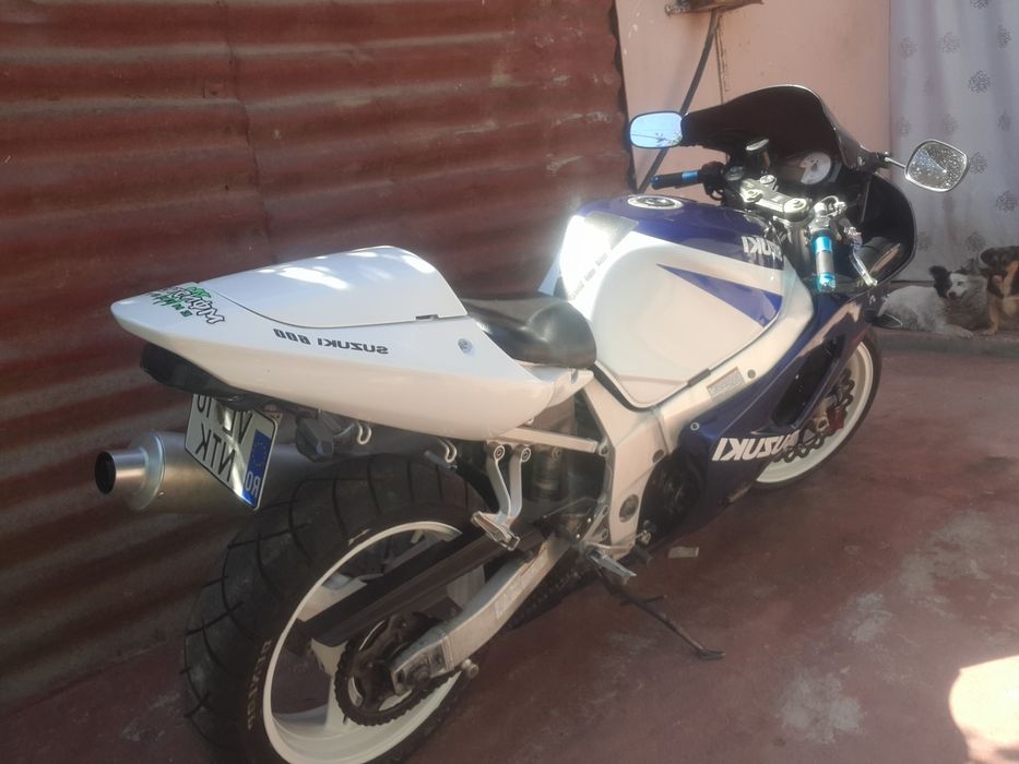 Suzuki gsxr600 k1