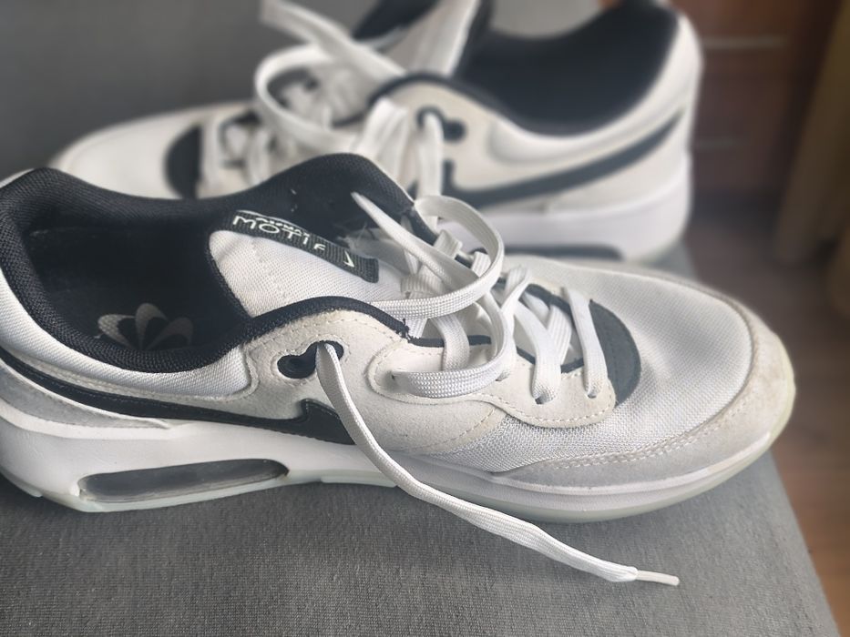 Маратонки  Nike.