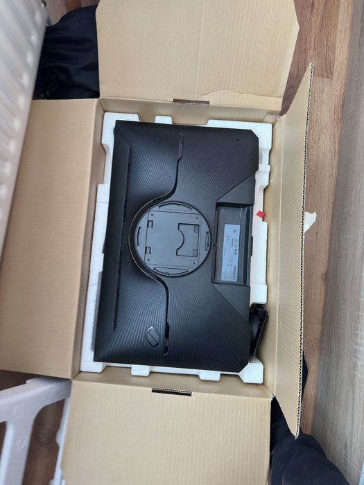 Samsung Odyssey G4 240hz геймърски монитор