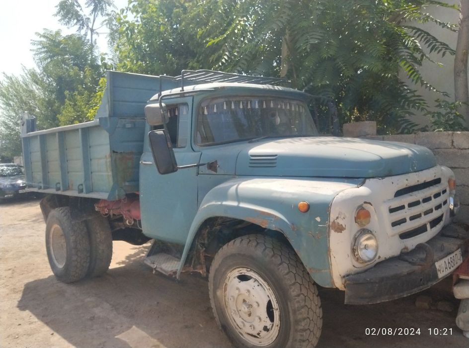 Zil  sotiladi samosval