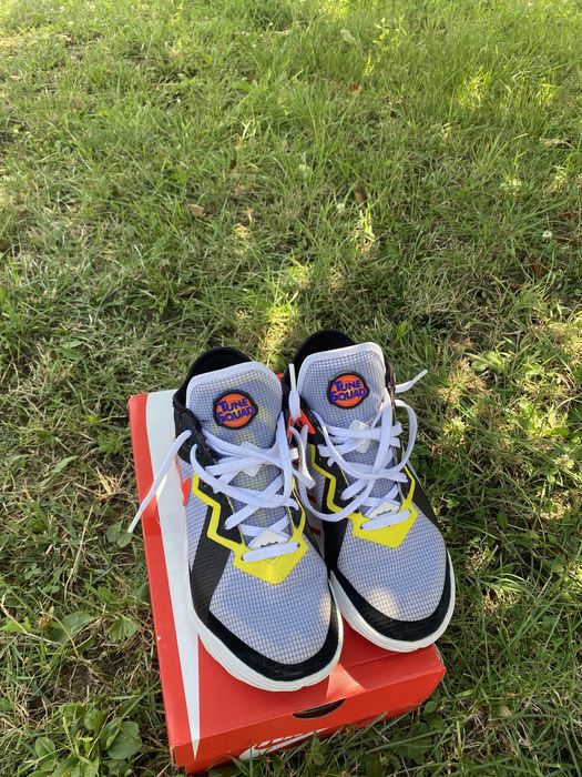Vând adidași Nike limited edition