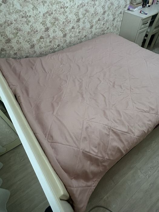 Продаю кровать с ортопедическим матрасом