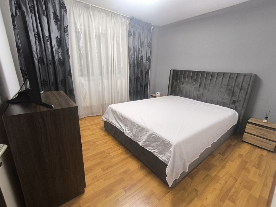 Apartament 2 camere decomandat zona i uri