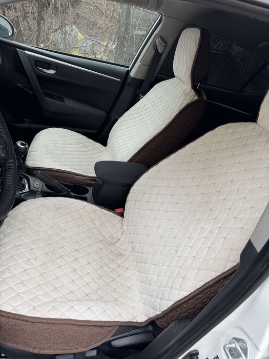 Чехлы комплект на Toyota Corolla 180
