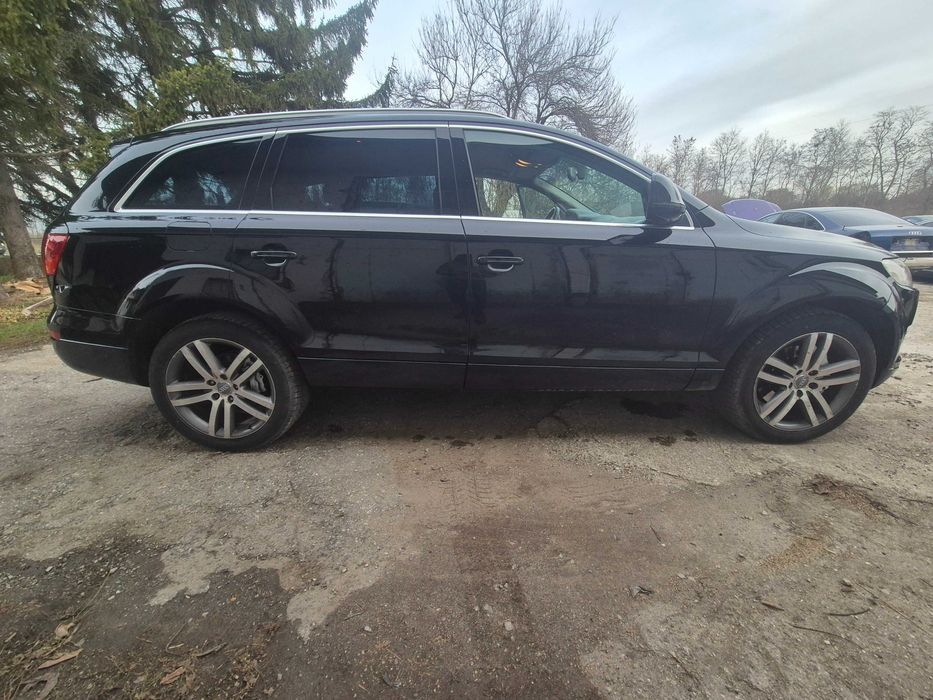 Audi Q7 цял за части или на части