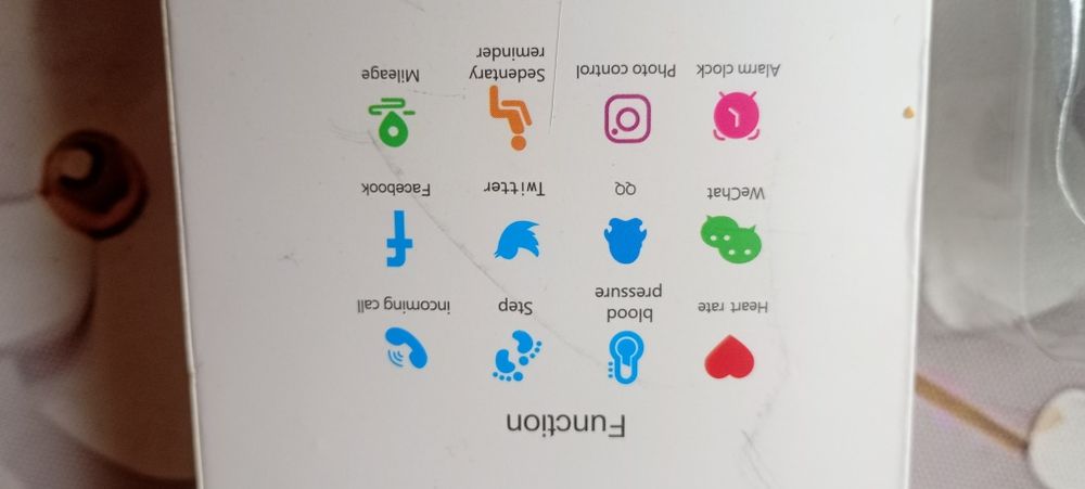 Смарт часовник с Bluetooth -измерва крачки,пулс