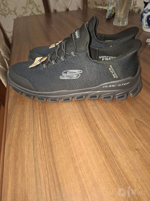 Продаются кроссовки Skechers Slip Ins