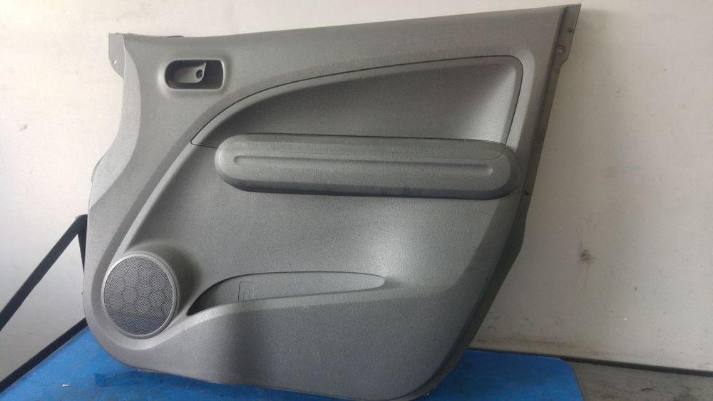 fata tapiteria usa  dreapta fata opel agila