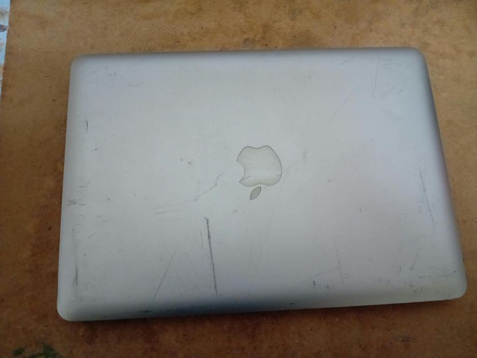 Vand laptop pentru piese Apple MacBook Pro de 13,3 inch