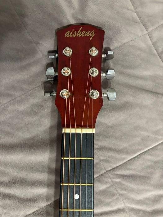 Акустическая Гитара