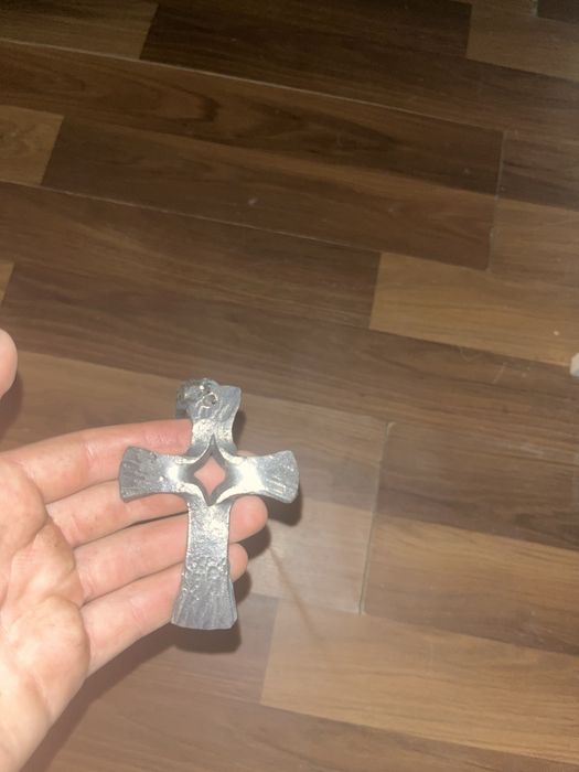 Vand cruce forjata manula