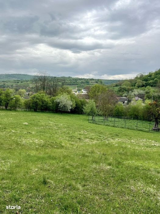 Teren intravilan cu view superb, 1035 mp, in Tauti, dupa Manastire