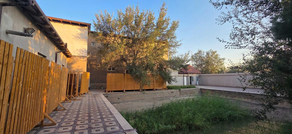 Нотурар бино келишилган нархда сотилади