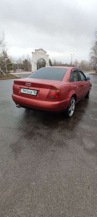 Ауди А4 2.6 автомат