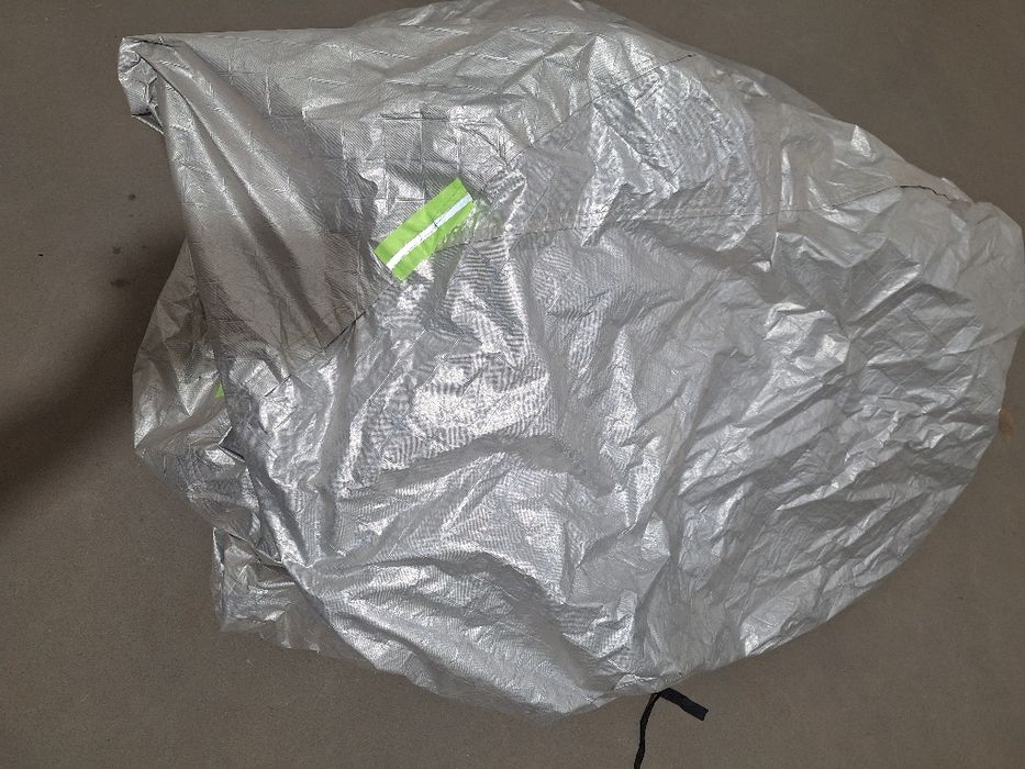 Спаркни аксессуарлари  сотилади.Куп ишлатилмаган.