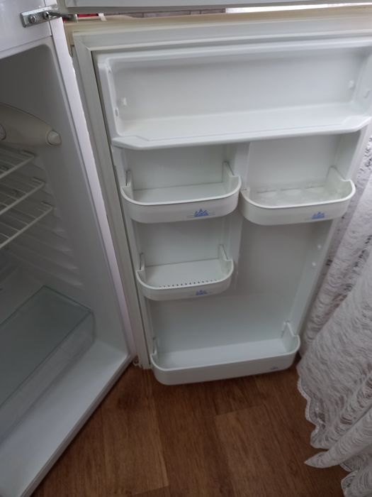 Продаю недорого холодильник б/у