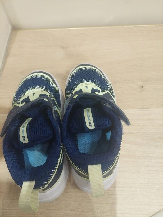Детски маратонки Nike Cosmic Runner