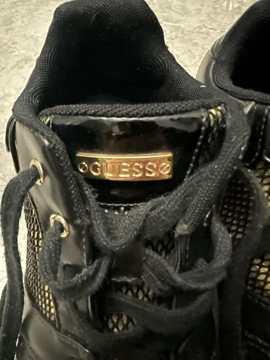 Кроссовки женские