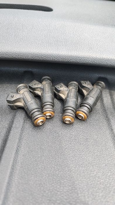 Инжектори от 1.8Т