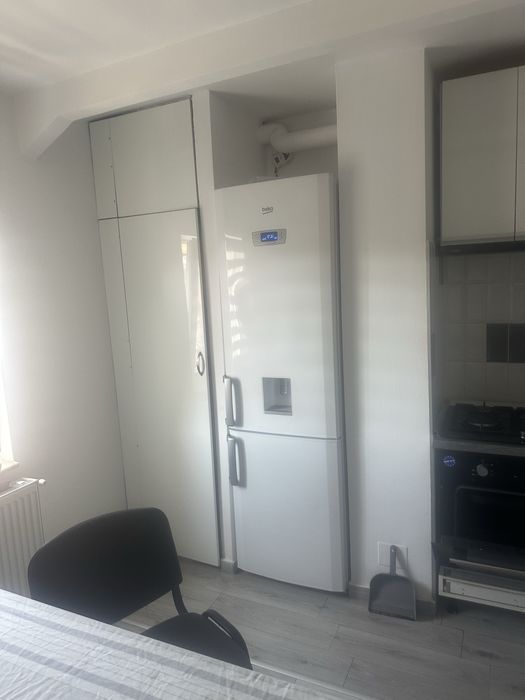Inchiriez ap cu 2 dormitoare in Floresti