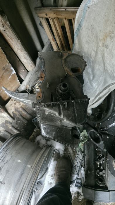 Продам запчасти бмв