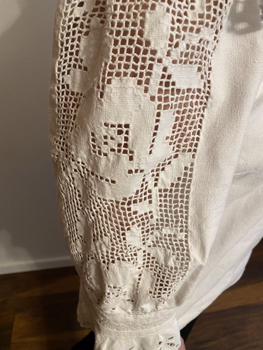 Camasa populara cu dantela veche