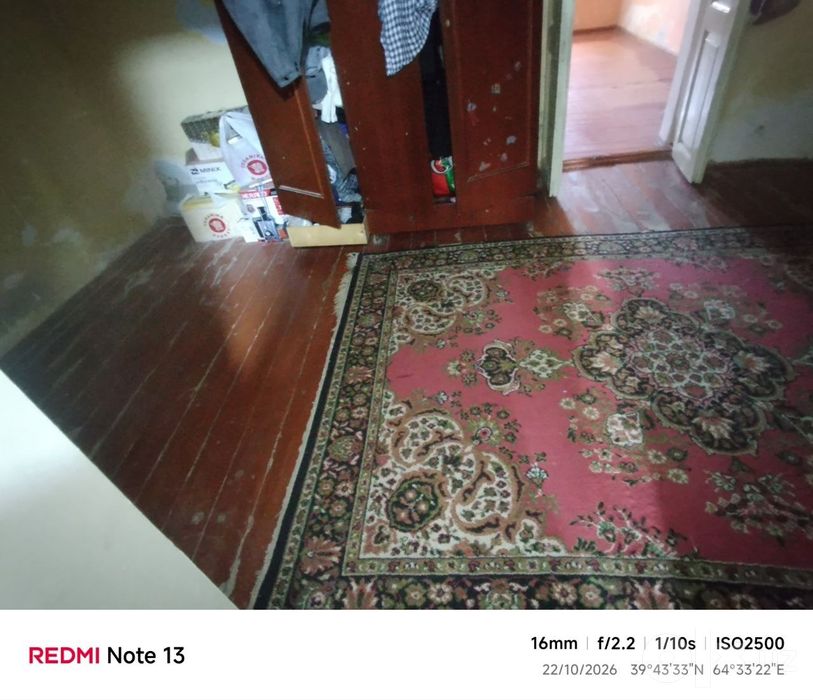 Buxoro viloyati Kogon shahrida hovli sotiladi. 2 sotix maydonga ega.