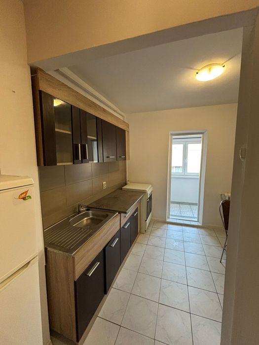 Închiriez apartament cu 2 camere zona Dedeman