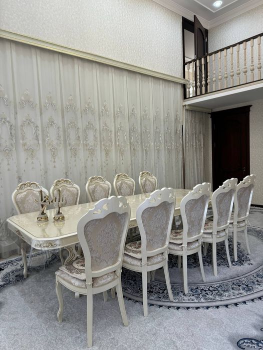 Столовый гарнитур на 12 человек