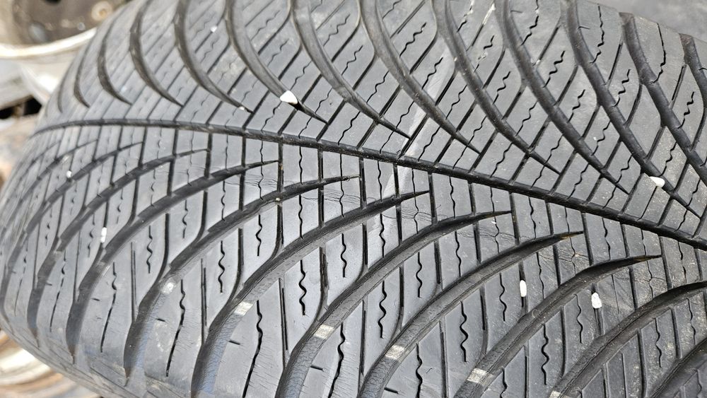 2бр гуми 195 55 16 гуд йър