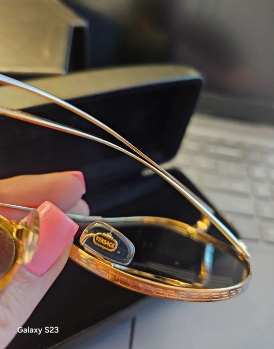 Vand ochelari de soare Versace
