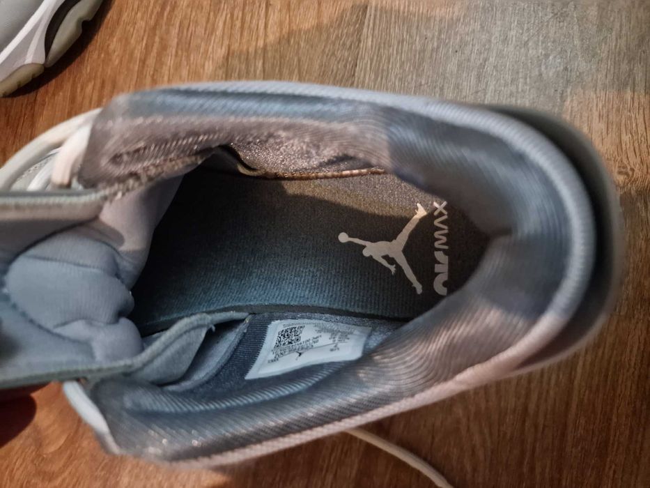 Nike Jordan Max Aura 2 – оригинални, номер 40, сиви