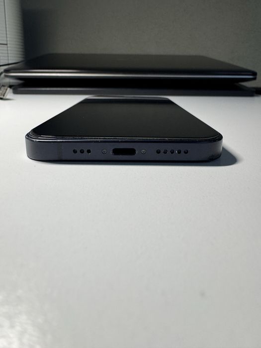 Apple iPhone 12 64GB Midnight Black – Много добро състояние