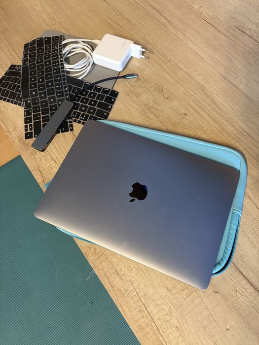 Macbook Pro 1708 windows si MacOs 256 gb