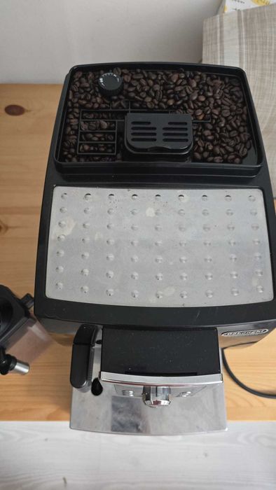 Expressor DeLonghi Cappuccino ECAM23.460.B