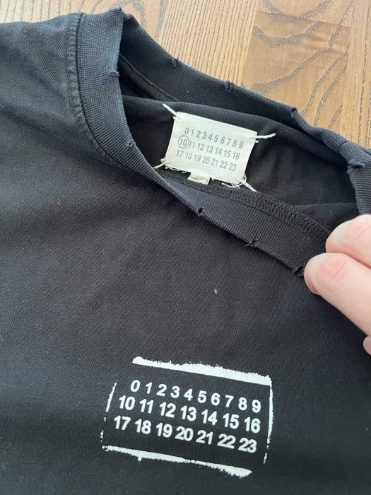 Тениска Maison Margiela MM6 NUMERIC *ОРИГИНАЛНА* Размер М-L