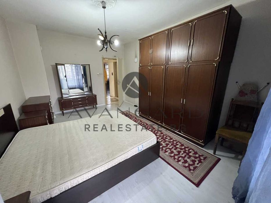 Продава се Многостаен апартамент в Пловдив, Кючук Париж - 90 кв.м за 1474 €/кв.м - Снимка #2