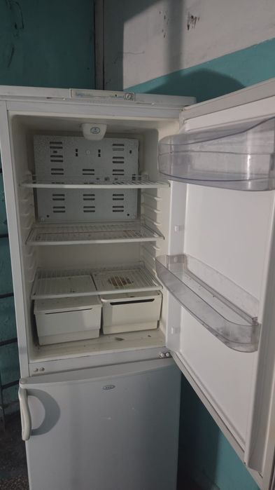 Холодильник Бирюса