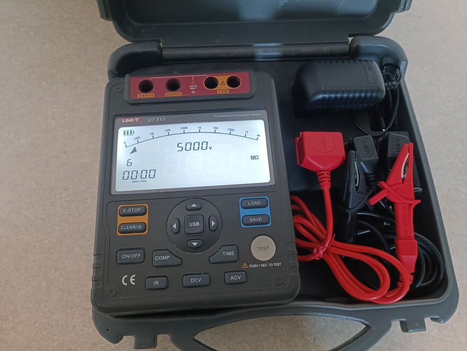 Uni-T UT513 Мегаометр до 5000В