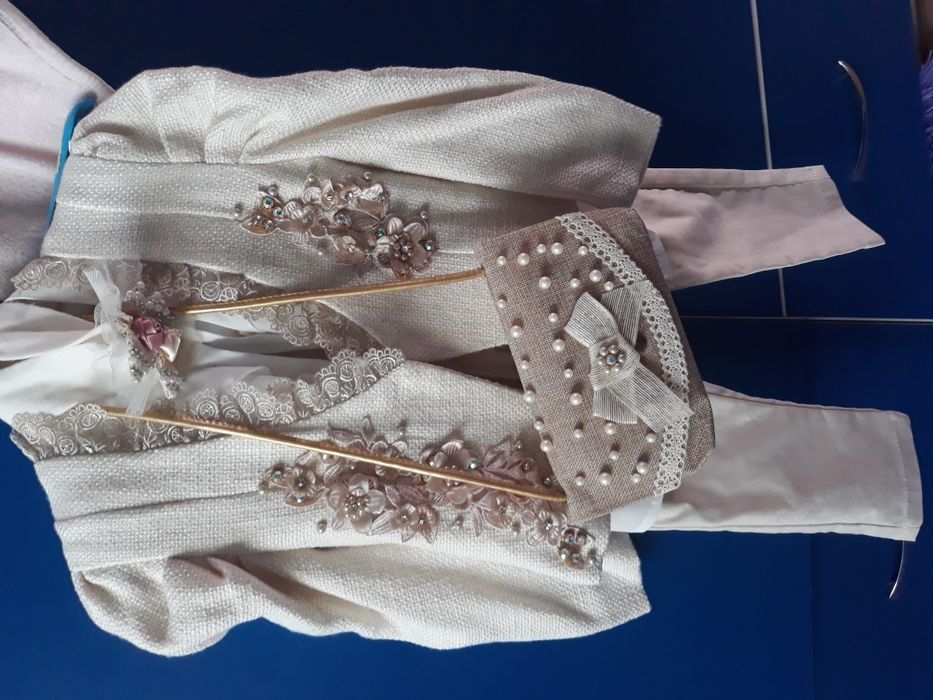 Шикарный костюм для девочки