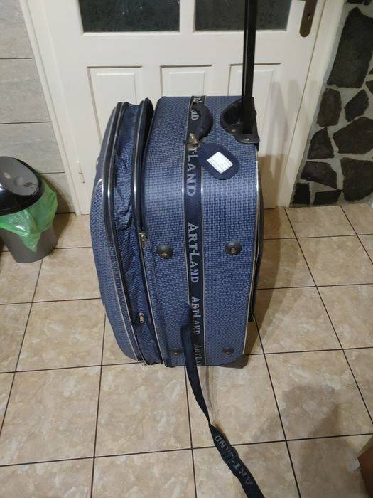 Geanta de voiaj tip troler