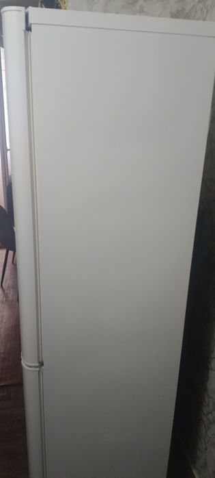 Продам холодильник .