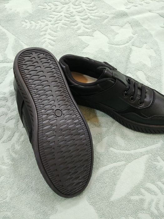 Обувь Новые 34р мальчику в школу