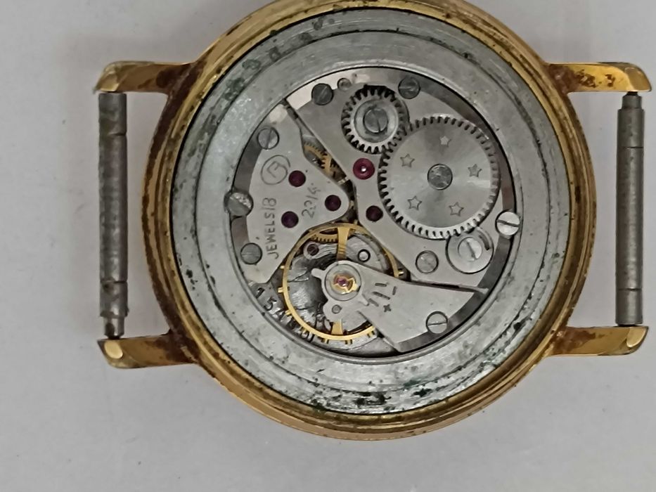 Позлатен часовник Восток