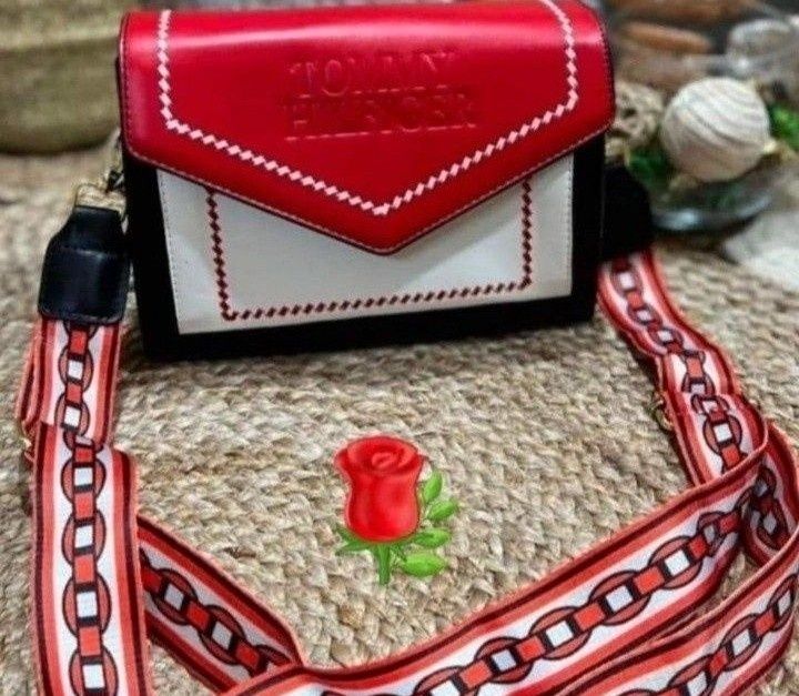 Geanta Tommy Hilfiger crossbody +portofel, saculet, etichetă