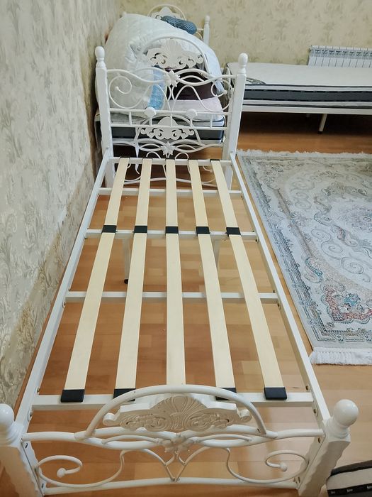 Продам кровать железные.