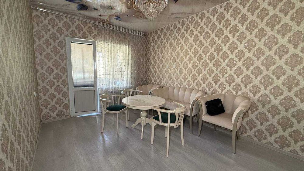 Миндонобод Мошина бозори 4 қаватда 3 хонали квартира сотилади.ID: 1543