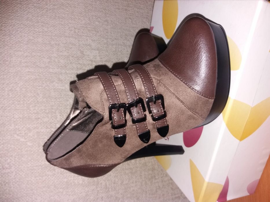 Новые женские ботинки р36